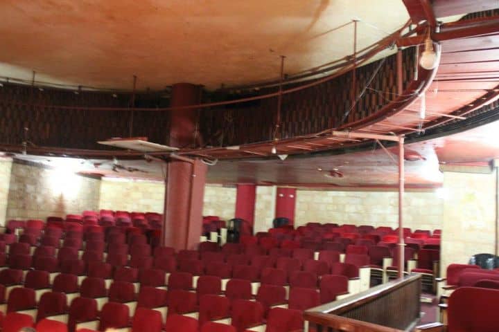 Décision salutaire du ministre Layoun : Le théâtre de Beyrouth échappe à la destruction Décision salutaire du ministre Layoun : Le théâtre de Beyrouth échappe à la destruction
