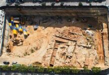 Tribune Libre: Des Archéologues lancent un appel pour sauver le Port Phénicien de Beyrouth Le port phénicien de Minet el Hosn, avant sa destruction en 2012