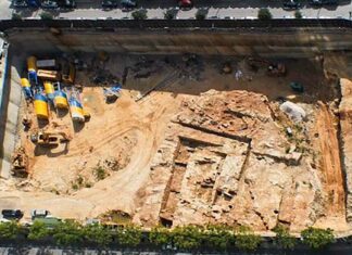 Tribune Libre: Des Archéologues lancent un appel pour sauver le Port Phénicien de Beyrouth Le port phénicien de Minet el Hosn, avant sa destruction en 2012