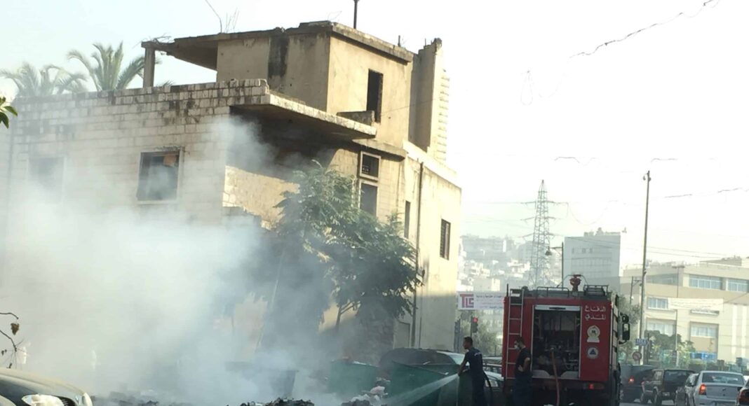 Incendie d'une poubelle dans la banlieue de Beyrouth. Crédit Photo: François el Bacha, tous droits réservés.