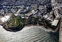 Vue aérienne de la montagne d'ordures de Bourj Hammoud, avant sa réhabilitation. Photographie prise le 22 janvier 2016. Crédit Photo: François el Bacha, tous droits réservés.