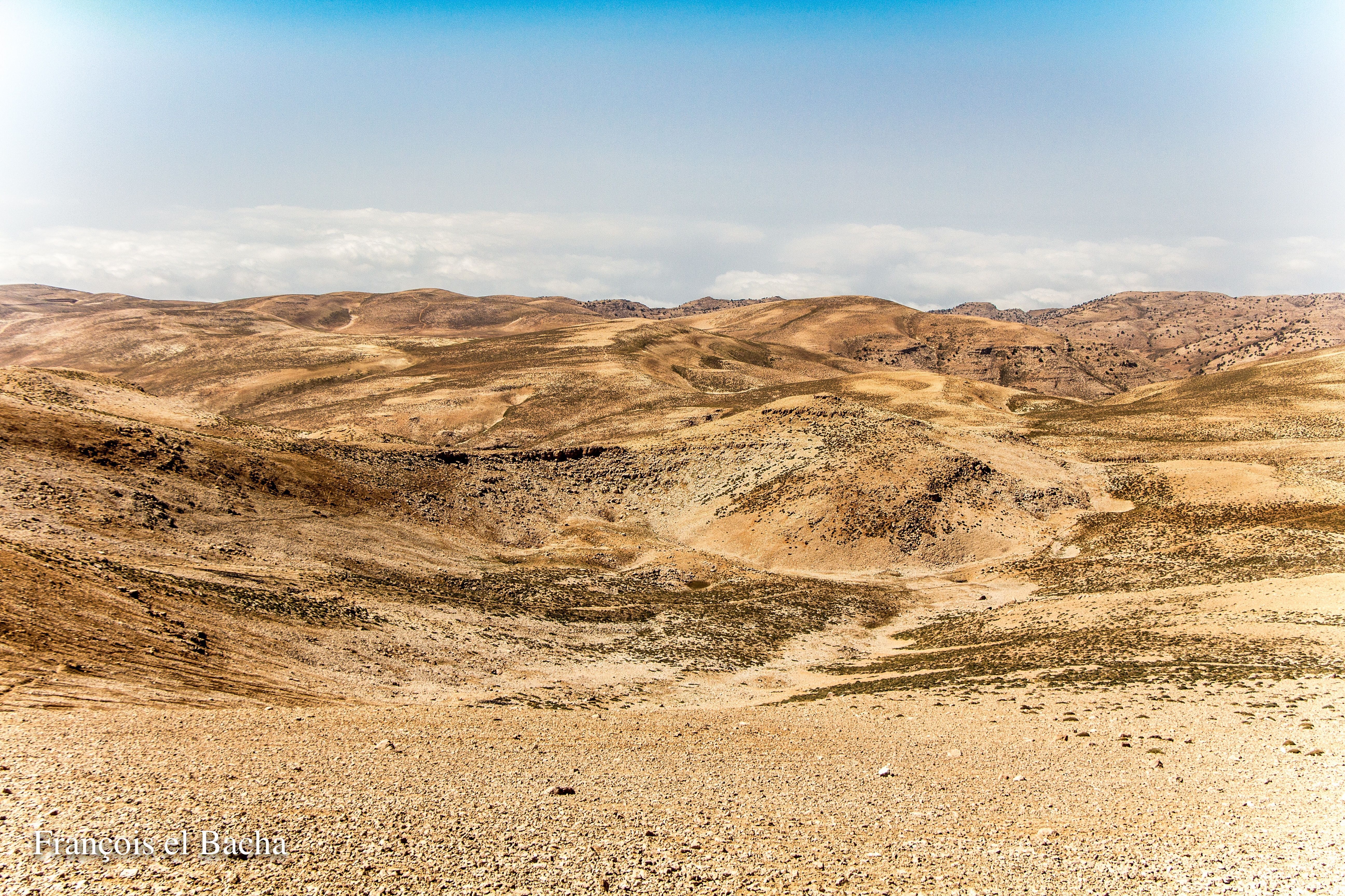 Paysages sur le chemin de randonnée menant à Kornet Saouda. Crédit Photo: François el Bacha, tous droits réservés.
