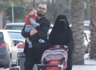 Romain Caillet et son épouse.