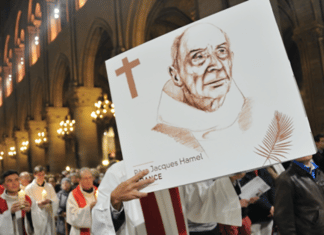 La France renoue- t-elle avec son héritage catholique ?