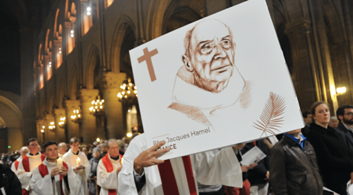 La France renoue- t-elle avec son héritage catholique ?