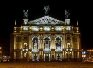 Source Photo: Pixabay/Pavlofox