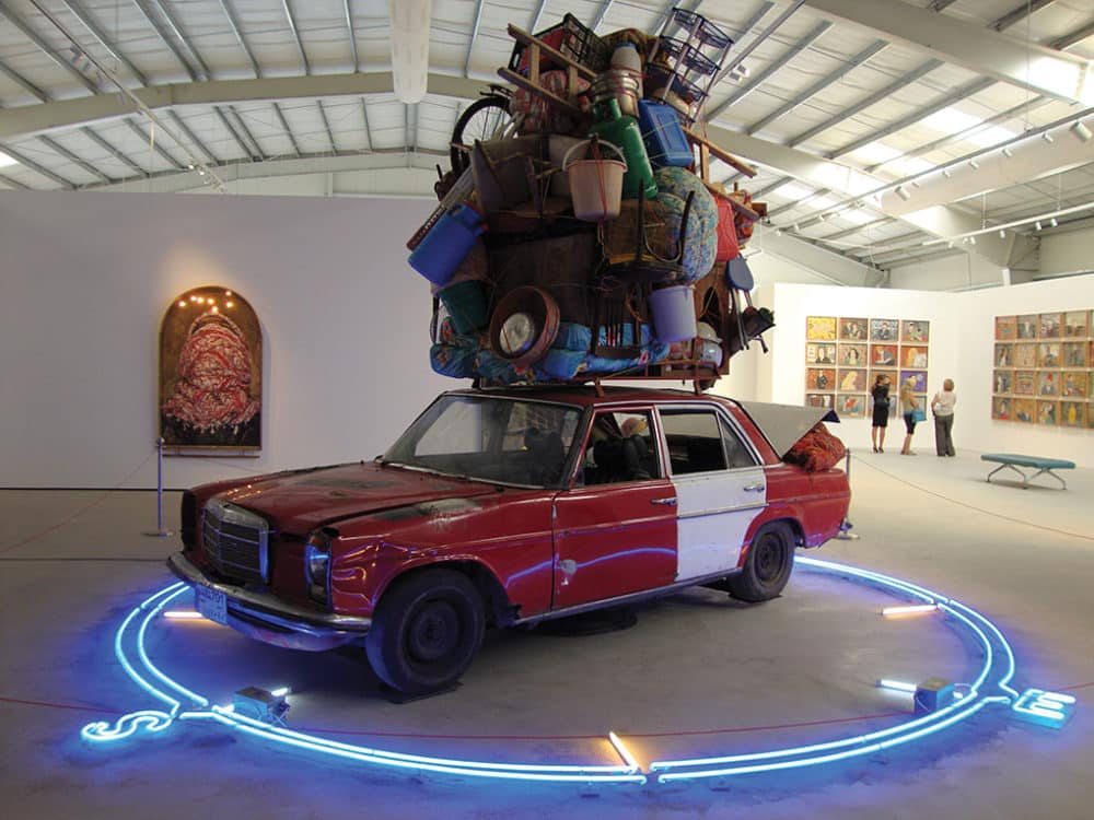 Photo : Installation de l’artiste Ayman Baalbaki- Destination X- 2013﻿