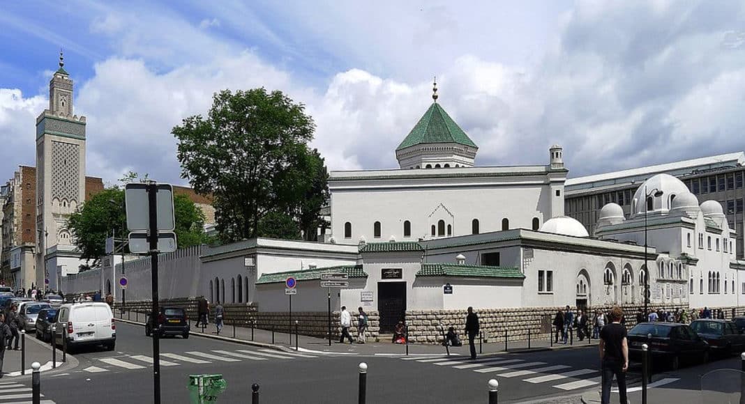 La Grande Mosquée de Paris. Source Photo: Wikipedia