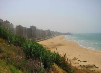 Une bouteille à la mer, pour que la dernière plage de Beyrouth reste publique Échauffourée entre manifestants et partisans d'Amal à Ramlet el Baida
