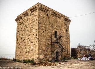 Լիբանան / Heritageառանգություն. Լիբանանյան ափի անցնող աշտարակ. Բուրջ էլ Ֆիդար