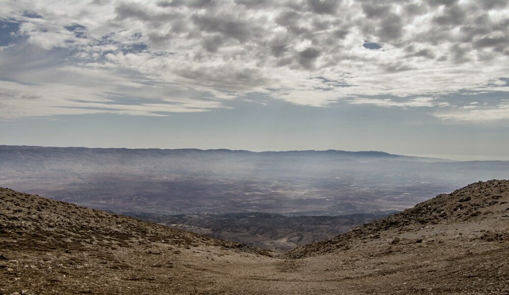 La plaine de la Békaa vue depuis les Cèdres. Crédit Photo: François el Bacha pour Libnanews.com. Tous droits réservés. 