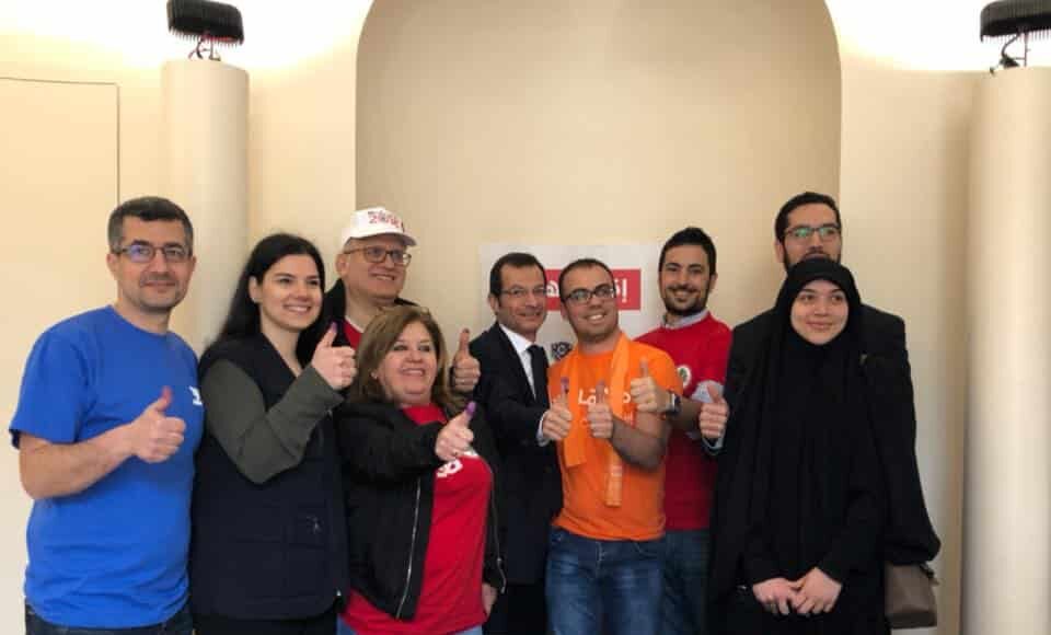 Les expatriés libanais votent aujourd'hui, ici au bureau de vote de Boulogne-Billancourt. Source Image: Ambassade du Liban en France - Facebook