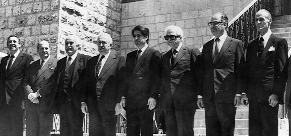 Liban-Mémoires de guerre 2/3 : Le Pacte national Illustration: https://histoiredesforceslibanaises.files.wordpress.com/2012/09/1980-amine-gemayel.jpg
