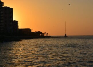 Le coucher du Soleil sur Beyrouth. Crédit Photo: RahelRizgar22 , Pixabay