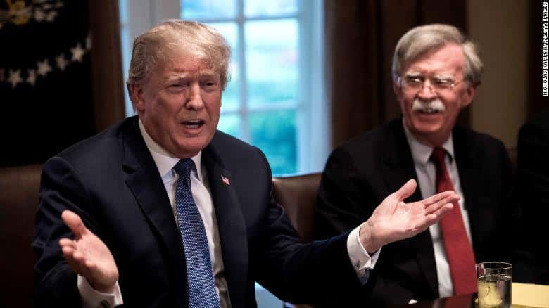 Donald Trump signe le décret reconnaissant la souveraineté d'Israël sur le Golan