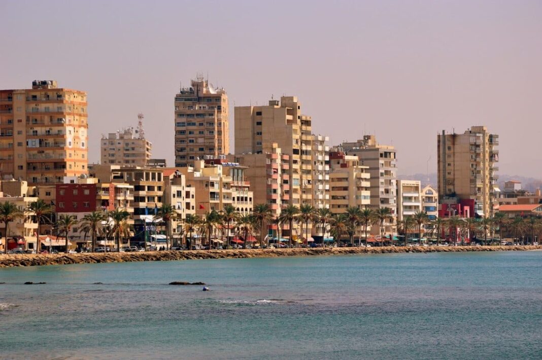 Une Française de 87 ans tuée dans l'effondrement d'un immeuble au Liban