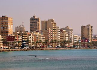 Une Française de 87 ans tuée dans l'effondrement d'un immeuble au Liban