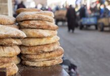 Les Marocains gardent un attachement particulier au pain « maison » traditionnel.