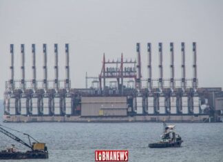 Les barges électriques turques interdites de quitter le Liban L'arrivée de la barge turque à Zouk. Crédit Photo: François el Bacha pour Libnanews.com. Tous droits réservés.