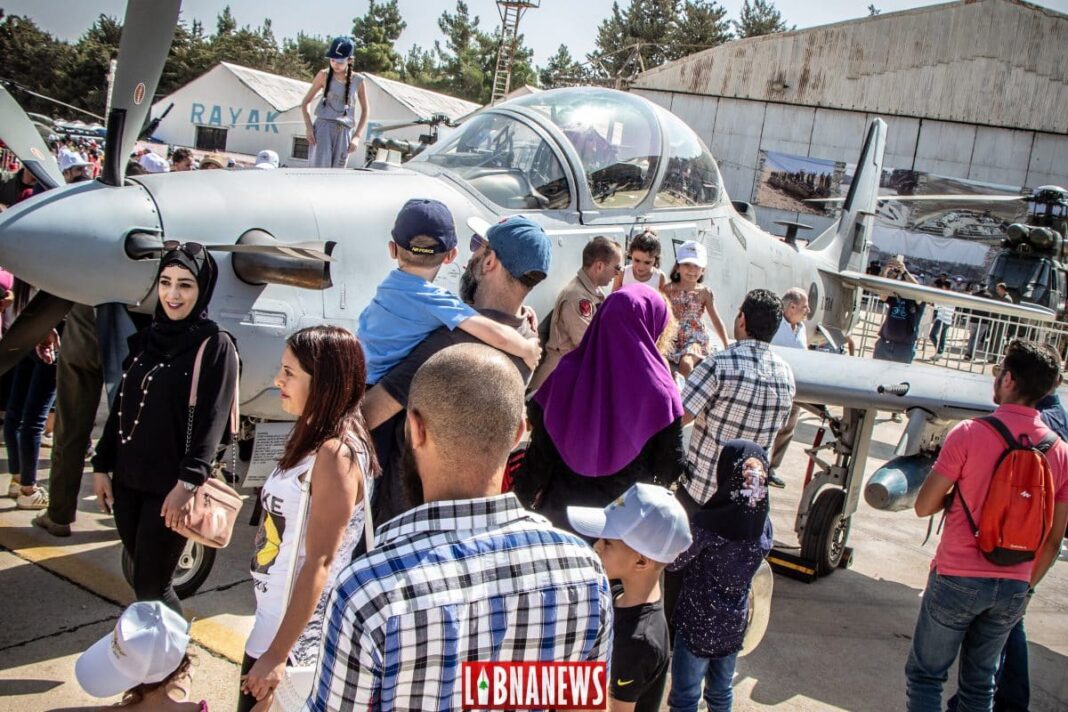 Le Public du Show de l'Armée de l'Air Libanaise. Crédit Photo: François el Bacha pour Libnanews.com. Tous droits réservés.
