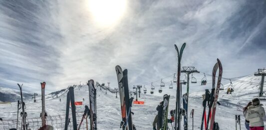 Liban/tourisme: skier à Kfardebian