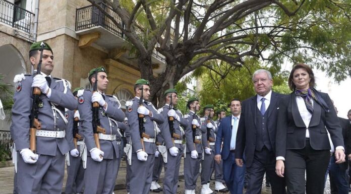 La passation des pouvoirs au Ministère de l'Intérieur entre Raya el Hassan et Nouhad Machnouk. Crédit Photo: Dalati & Nohra