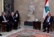 Le Président de la République, le Général Michel Aoun en compagnie de Burt Alistair. Crédit Photo: Dalati @ Nohra