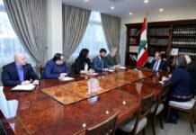 Le Président de la République en compagnie d'une délégation de journalistes russes. Crédit photo: Dalati & Nohra