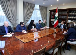 Le Président de la République en compagnie d'une délégation de journalistes russes. Crédit photo: Dalati & Nohra