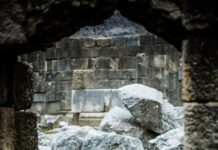 Libanon/Erbe: Der große römische Tempel von Faqra oder Tempel des Jupiter