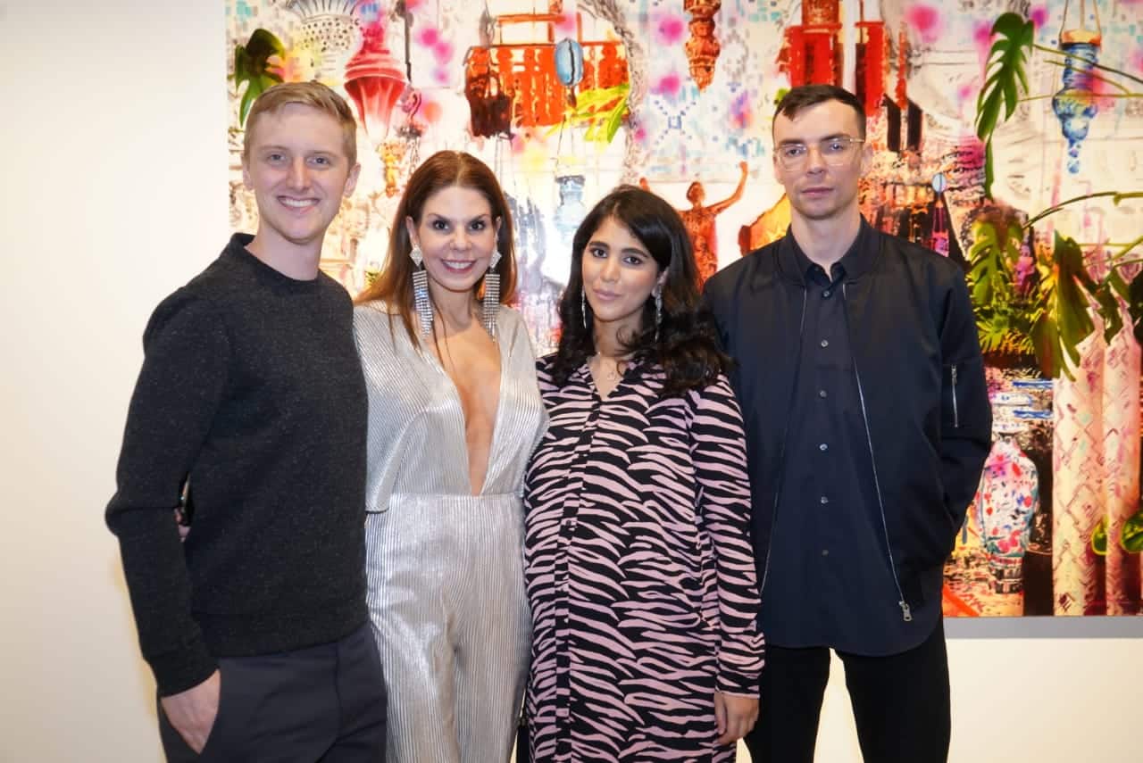 “Les Mille et Une Nuits” : Exposition inaugurale de Artual Gallery by Hind Ahmad L'artiste Jonathan Chapline, la commissaire de l’exposition Maria Brito, la propriétaire de la galerie Hind Ahmad et l'artiste Canyon Castator.