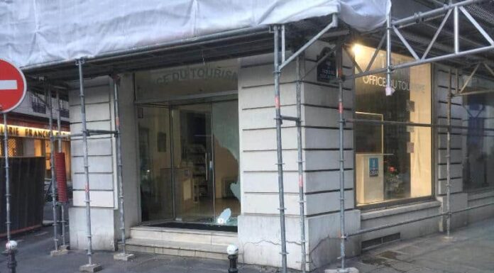 Le saccage de l'Office du Tourisme du Liban à Paris par les Gilets Jaunes, le 16 mars 2019. Source Image LBCI