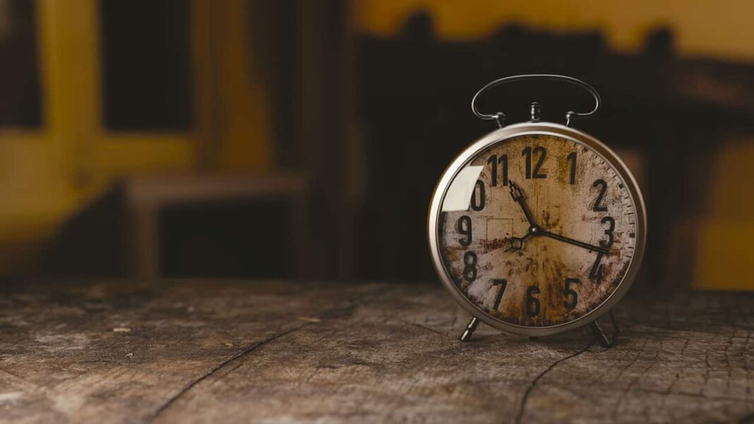 En été, on avance nos montres d'une heure. Source Photo: Pixabay