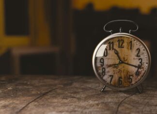 En été, on avance nos montres d'une heure. Source Photo: Pixabay