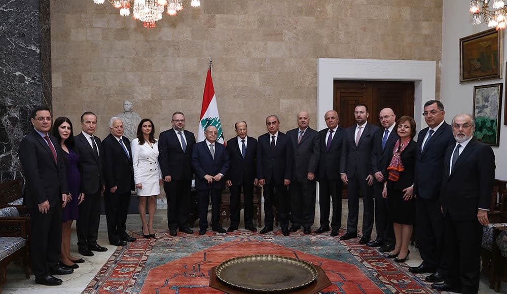 Le Président de la République accueillant une délégation de la Ligue Maronite. Crédit Photo: Dalati & Nohra