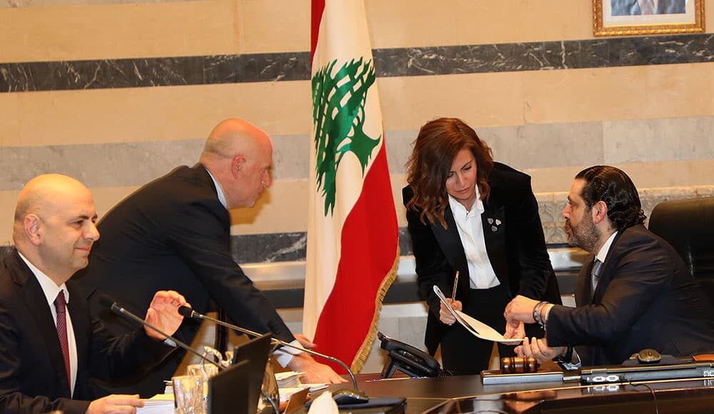 Le Premier Ministre Saad Hariri et la Ministre de l'Energie et des Ressources Hydrauliques Nada Boustani lors du Conseil des Ministres du Jeudi 4 avril 2019. Crédit Photo: Dalati & Nohra