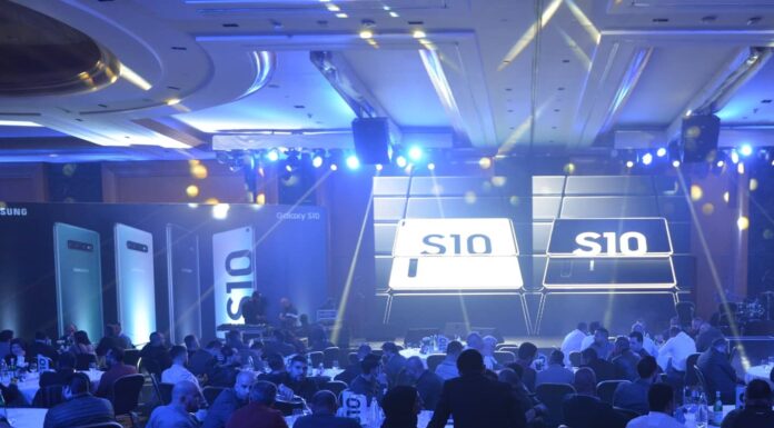 300 PROPRIÉTAIRES DE MAGASINS DE TELEPHONES PORTABLES OBTIENNENT UNE ORIENTATION DE LANCEMENT SUR LA SÉRIE SAMSUNG GALAXY S10
