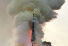 Notre Dame de Paris en feu