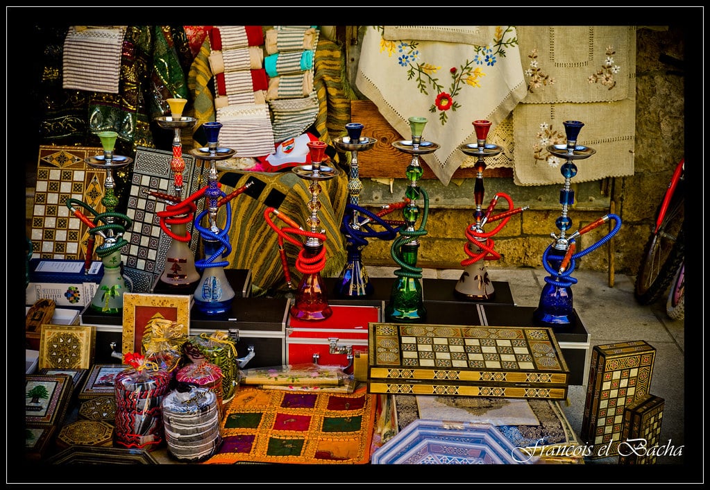 Des Narguilés dans le Souk de Byblos. Crédit Photo: François el Bacha