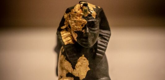 Statuette de bronze. Musée National de Beyrouth. Crédit Photo: François el Bacha pour Libnanews.com . Tous droits réservés