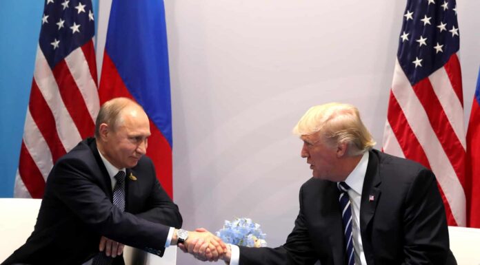 Vladimir Poutine et Donald Trump au sommet de Hambourg. Source Photo: Wikipedia