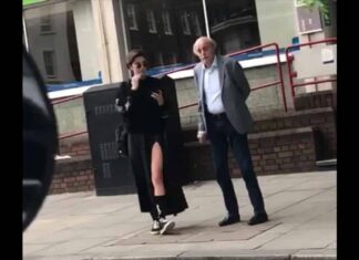 Sur le Net: Walid Joumblatt qui attend un taxi à Londres Sur le Net: Walid Joumblatt qui attend un taxi à Londres
