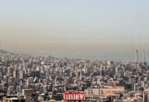 Liban/Dossier: comment faire face à la pollution? Se protéger de la pollution de l’air Beyrouth qui disparait sous un nuage de pollution. Crédit Photo: François el Bacha pour Libnanews.com. Tous droits réservés.