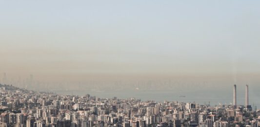 Beyrouth qui disparait sous un nuage de pollution. Crédit Photo: François el Bacha pour Libnanews.com. Tous droits réservés.