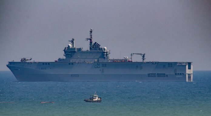 Le porte-hélicoptère Dixmude dans le cadre de l'opération Cèdre Bleu 2019. Crédit Photo: François el Bacha pour Libnanews.com. Tous droits réservés
