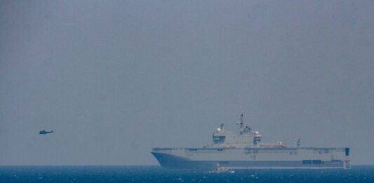 Exercice d'appontage ce matin sur le #Dixmude Tag to repost @frencheagle . #Frencheagle @lebanese.army_ @Lebaneseairforce #lebanesearmy #army #military #beirut #بيروت #lebanese #lebanon ##lebaneseairforce