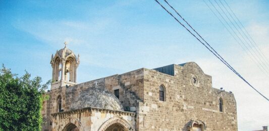 Liban/Patrimoine: La vieille ville de Byblos, ses souks et ses remparts médiévaux
