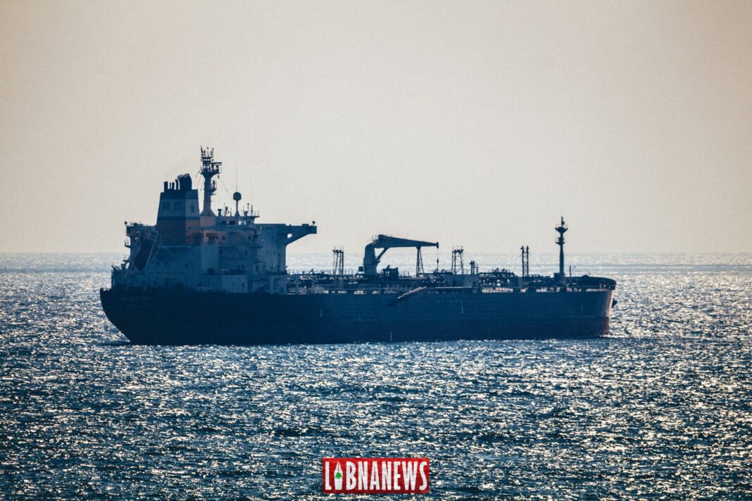 Un tanker dans la mer
