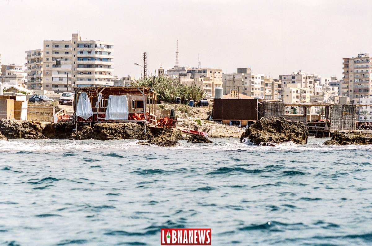 مرفأ صور: نزهة قبالة صور ، جنوب لبنان. مصدر الصورة: فرانسوا الباشا لموقع Libnanews.com. جميع الحقوق محفوظة.