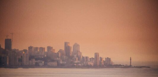 Coucher du Soleil sur la ville de Beyrouth. Crédit Photo: François el Bacha pour Libnanews.com